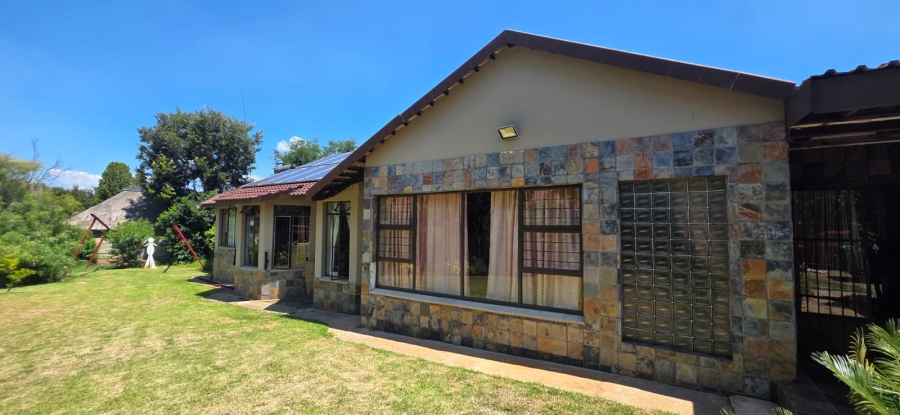 5 Bedroom Property for Sale in Wilkoppies North West